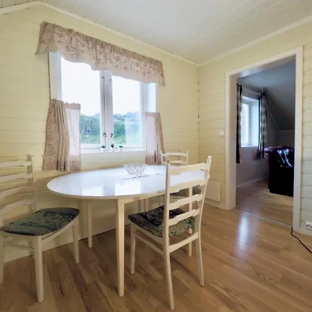 Lofoten Troll View Holiday home Bostad